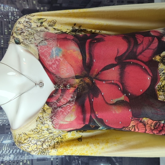 32. Appropriate Behavior sz L Long Sleeve Studded Floral Lace Accent Top - Picture 2 of 7